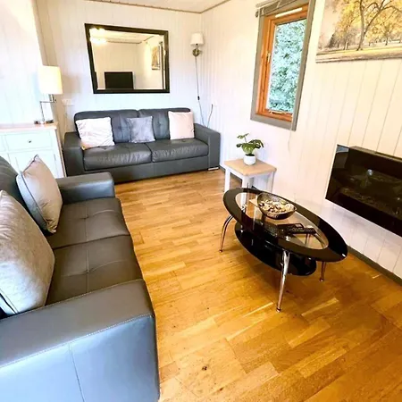 Дом отдыха Beech 6 Hot Tub