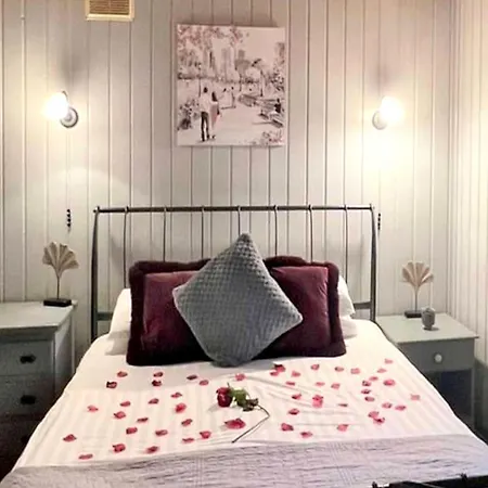 Beech 6 Hot Tub Йорк